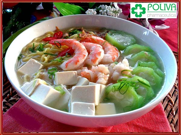 Canh tôm nấu đậu phụ giúp chứa yếu sinh lý nữ