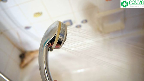 Nguồn nước nóng, lạnh sẽ khiến "cậu bé' được mát xa và kích thích.