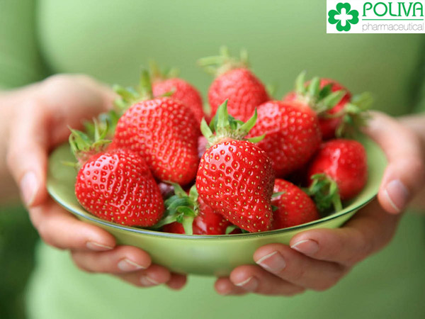Dâu tây là thực phẩm tốt cho sinh lý nữ.
