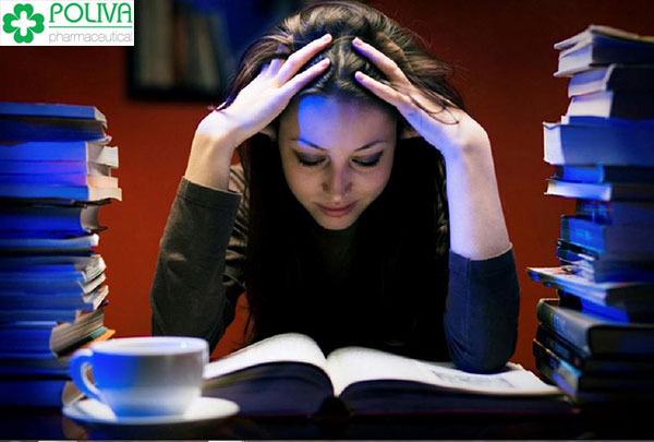 Thức khuya là một thói quen gặp ở nhiw\ều người nhưng lại tiềm ẩn nguy cơ gây vô sinh nữ