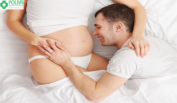 Làm "chuyện ấy" thô bạo khiến cho mẹ mang thai bị ra máu nâu