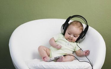 Chọn nhạc cho trẻ sơ sinh thông minh hơn không phải ai cũng biết