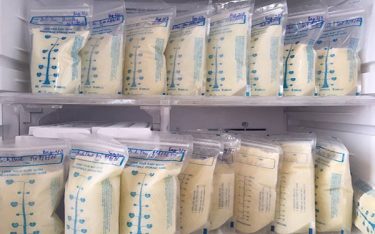 Sữa mẹ bảo quản được bao lâu, câu hỏi nhiều mẹ bỉm sữa thắc mắc?