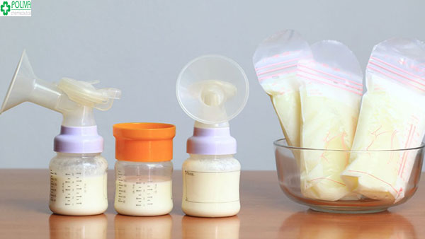 Sữa mẹ màu vàng là loại sữa đặc, thơm và nhiều dinh dưỡng nhất