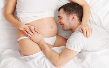 Bật mí 3 tư thế quan hệ khi mang thai tháng thứ 8 cực kỳ an toàn