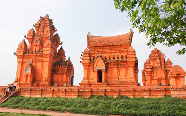 Khu du lịch 54 dân tộc – Điểm đến hấp dẫn cho người yêu văn hóa Việt