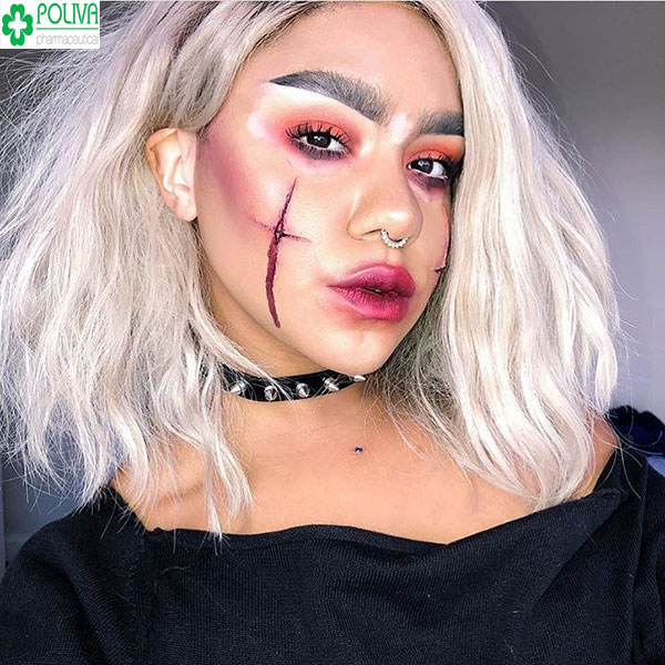 Hóa trang tạo vết cắt là một trong những cách makeup đậm chất lễ hội Halloween