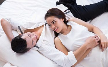 Thai chưa vào tử cung có quan hệ được không?