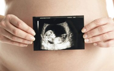 Thai vào tử cung muộn: 6 tuần siêu âm không thấy, có sao không?