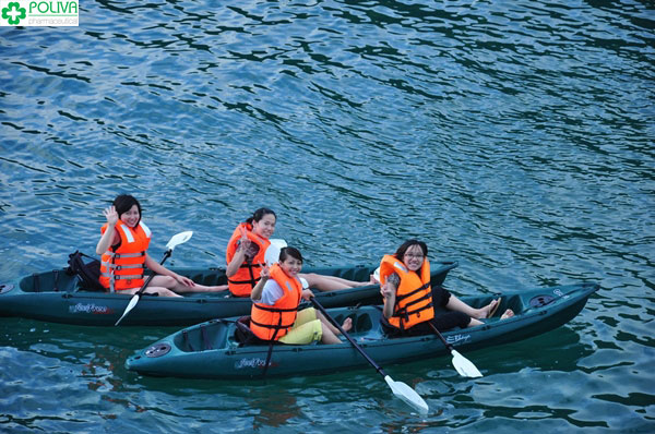 Chèo thuyền Kayak khám phá vịnh Lan Hạ