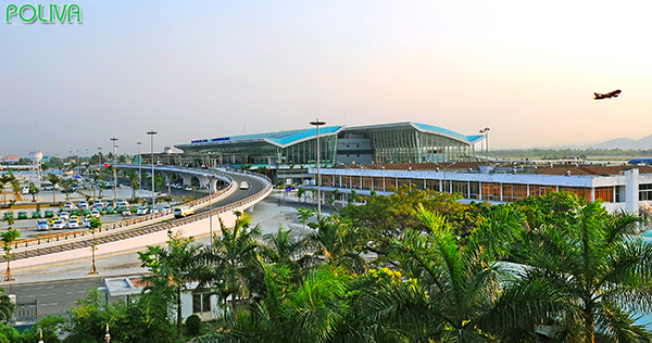Dừng chân tại sân bay Đà Năng, sau đó bạn có thể ghé thăm Cầu Tình Yêu một cách dễ dàng.