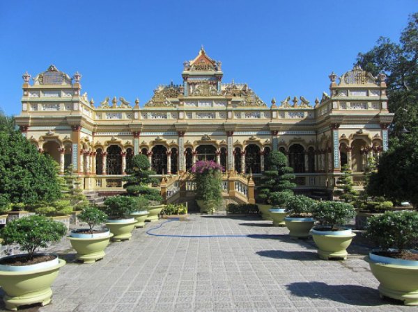 Kiến trúc chùa Vĩnh Tràng kết hợp phong cách giữa Á - Âu