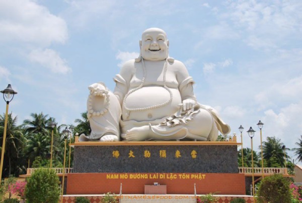Tượng A di đà tại chùa Vĩnh Tràng