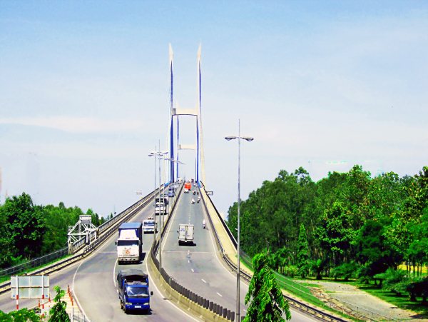 Cầu Mỹ Thuận là cầu nối giao thoa giữa các vùng miền
