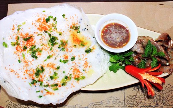 Bánh ướt Diên Khánh là đặc sản nổi tiếng khắp miền Trung