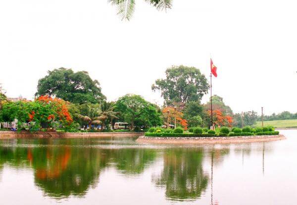 Nét chấm phá giữa lòng phố Hiến: Hồ Bán Nguyệt