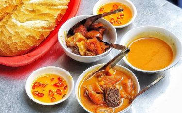 Phá lấu Sài Gòn: Món ăn đậm chất đường phố, đã ăn là nghiền