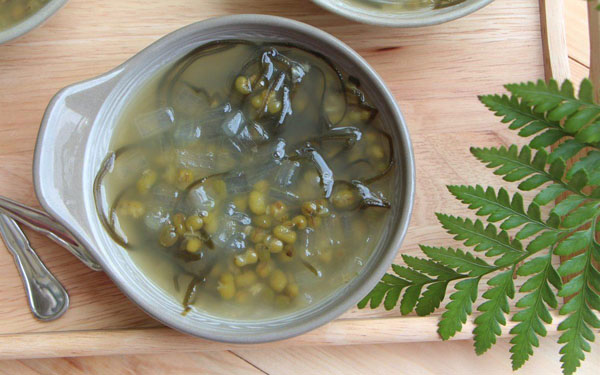 Chè đậu xanh rong biển - món ăn được biến tấu từ rong biển Đà Nẵng
