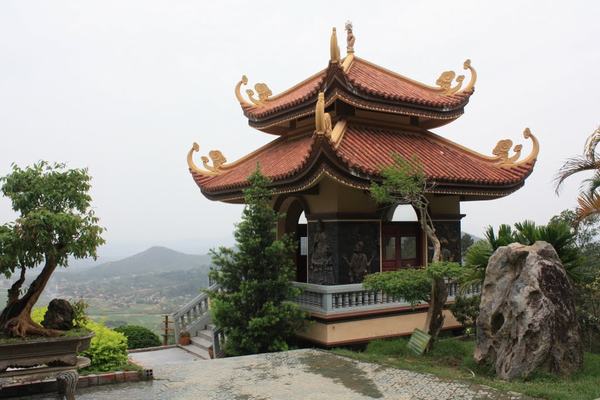 Lầu Trống tại thiền viện Trúc Lâm Tây Thiên