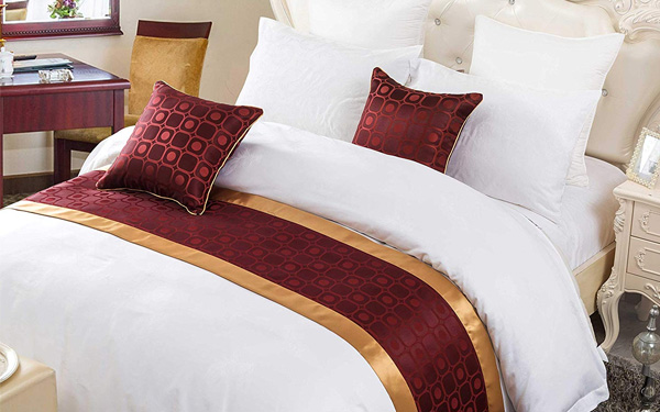 Một mẫu trang trí giường ngủ hotel tạo cảm giác sang trọng