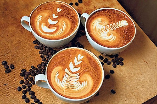 Những hình vẽ sáng tạo ở lớp bọt sữa trên mặt của ly cà phê latte là một minh chững về trình độ tay nghề của bartender