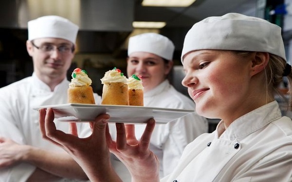 Pastry chef là gì? Khám phá sự thú vị đến từ công việc pastry chef