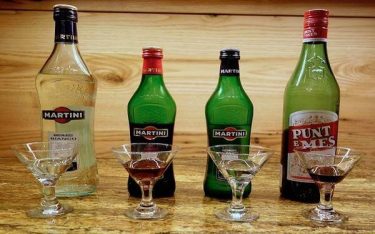 Rượu Vermouth là gì? Khám phá phong cách thế giới rượu Vermouth