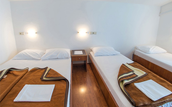 Extra bed được kê thêm trong phòng khách sạn khi khách hàng có yêu cầu