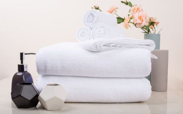 4 nguyên tắc giặt khăn tắm khách sạn nhân viên giặt là nào cũng thuộc