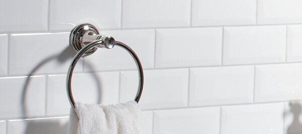Vì sao các khách sạn resort nên lắp vòng treo khăn trong nhà tắm?