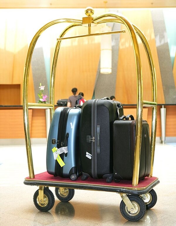 Những chiếc xe đẩy hành lý là thiết bị không thể thiếu được trong các khách sạn bởi những tiện ích của nó