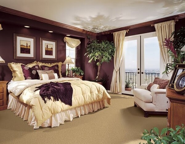 Mẫu thảm làm từ chất liệu nylon mang lại cái nhìn liền mạch và đồng bộ cho phòng ngủ nhờ bề mặt mềm mại và bằng phẳng