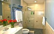 Ý tưởng thiết kế lắp đặt giá treo khăn hợp lý trong không gian nhà tắm