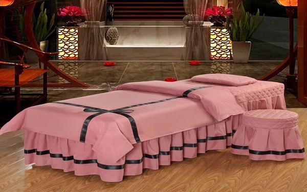 Váy giường cũng được sử dụng với những chiếc giường ở spa