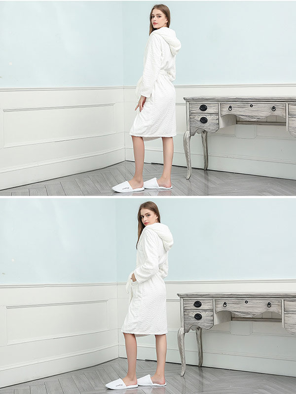 Áo choàng tắm màu trắng thường được các khách sạn lựa chọn sử dụng