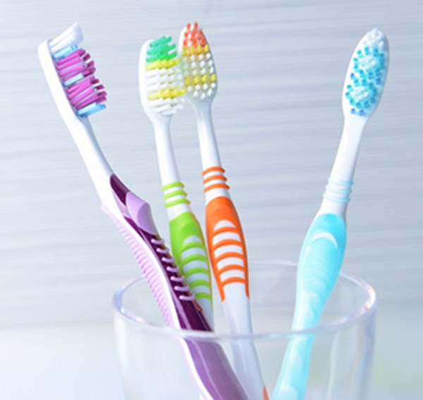 Cần chú ý gì khi lựa chọn bàn chải đánh răng dùng 1 lần