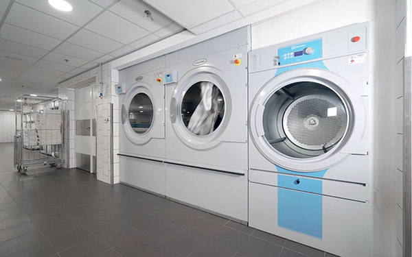Máy giặt công nghiệp là gì? Tìm hiểu chi tiết máy giặt công nghiệp