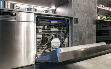 5 tiêu chí chọn mua máy rửa chén công nghiệp dùng trong nhà hàng