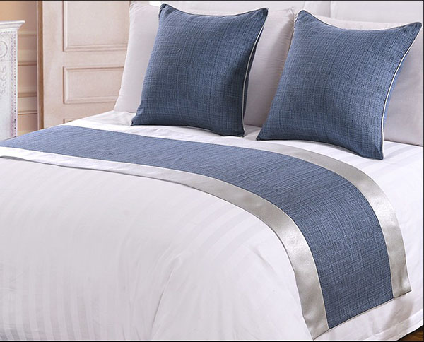 Sản phẩm tấm trang trí giường cho khách sạn có màu xanh nền nã
