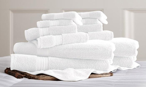 Khăn mặt, khăn tắm khách sạn cao cấp thường dùng chất liệu cotton 100%, vải bamboo