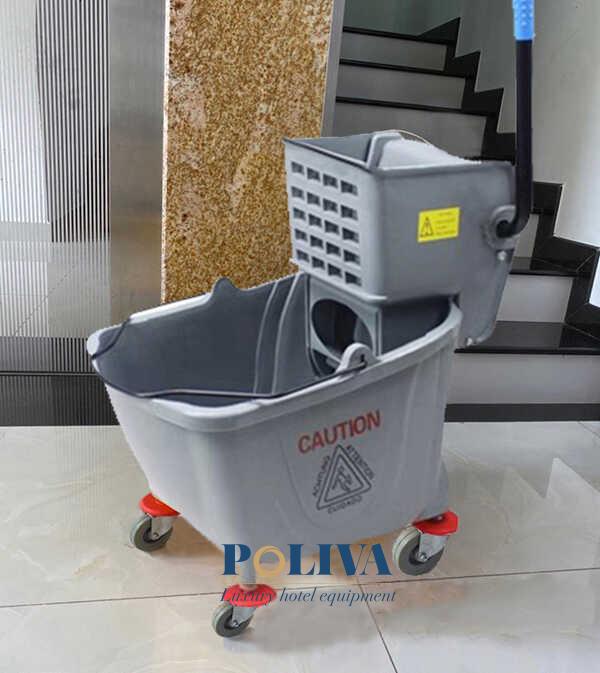 Xe vắt móp đơn 36 lít được ứng dụng rộng rãi trong vệ sinh ở khách sạn, nhà hàng