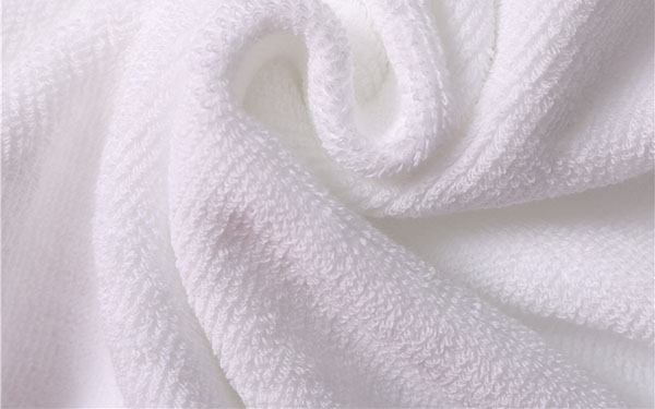 Có nên mua khăn mặt theo cân dùng trong nhà nghỉ?