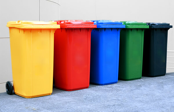 Thùng rác nhựa 120l có nhiều màu: Xanh da trời, xanh lá, cam, ghi, vàng
