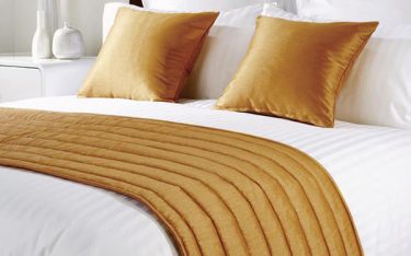 Top 4 chất liệu vải may tấm trang trí giường khách sạn thông dụng nhất