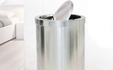 3 đặc điểm thùng rác inox nắp lật của Poliva chinh phục người dùng