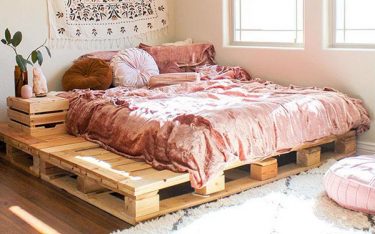 Những ý tưởng trang trí giường ngủ pallet homestay đẹp, sáng tạo