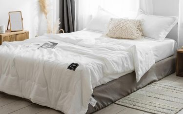 Vải linen là gì? Vải linen trắng may ga giường khách sạn có tốt không?