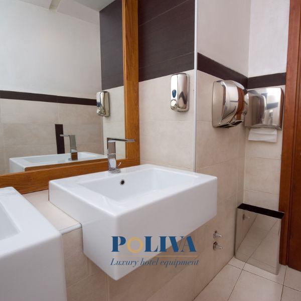 Toilet công cộng lắp đặt thiết bị hiện đại, đảm bảo công năng và thẩm mỹ cao