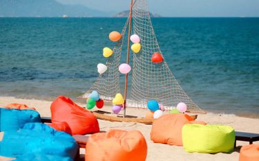 Ghế lười hạt xốp có dùng được ở bể bơi, bãi biển không?