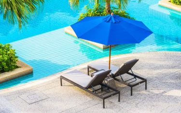 Xu hướng chọn mua ghế tắm nắng hồ bơi cho resort